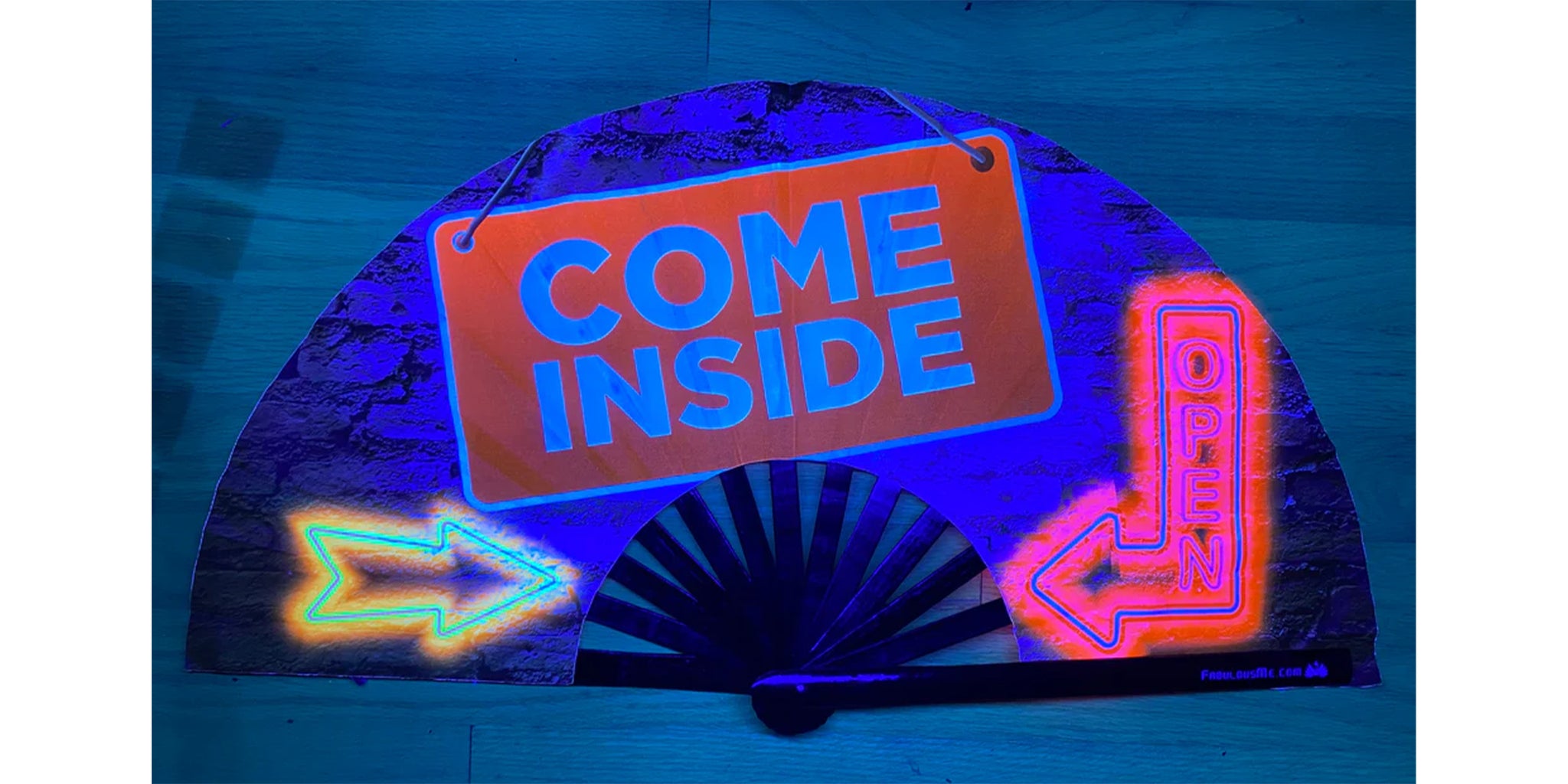 COME INSIDE (UV GLOW)