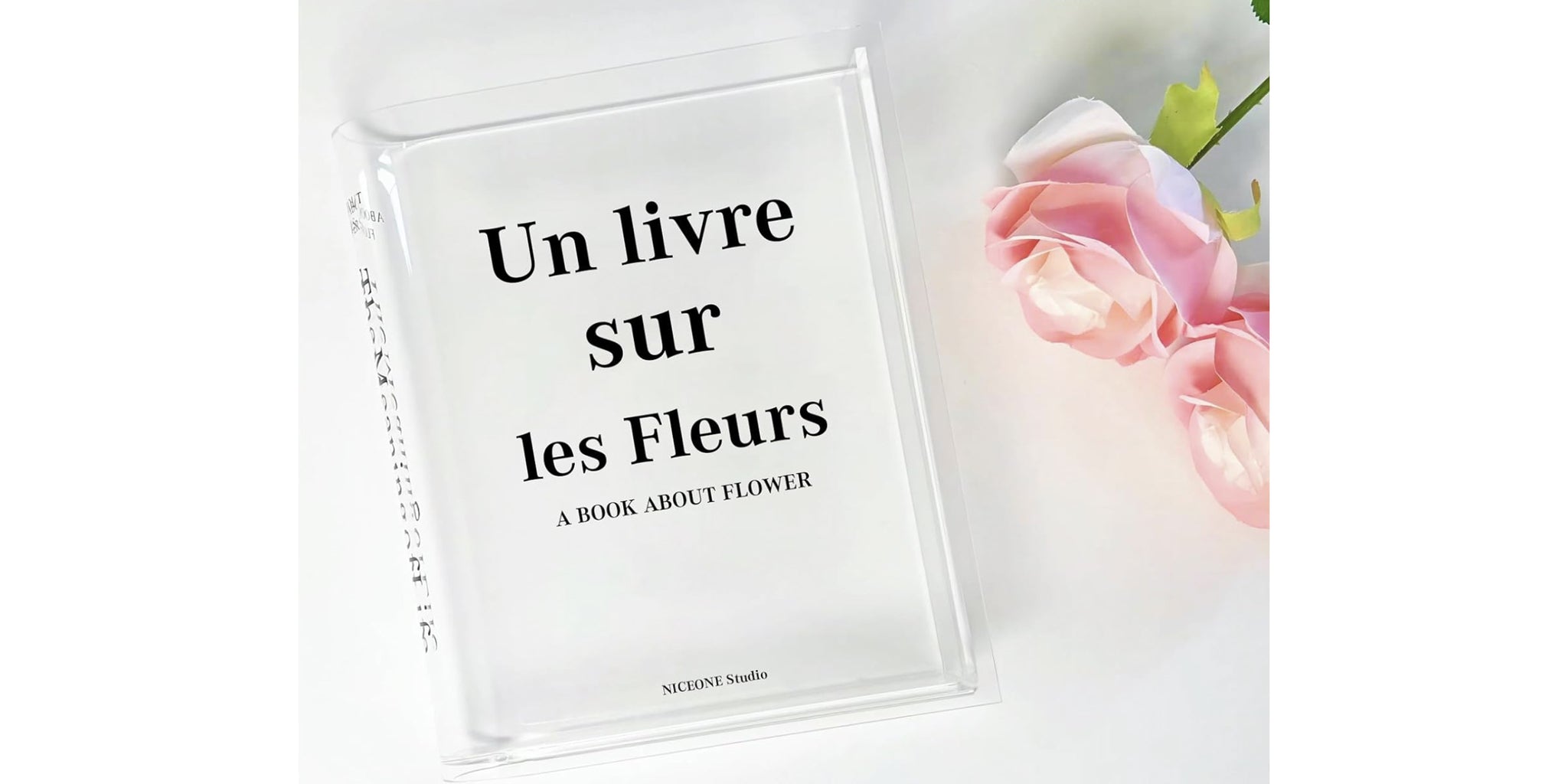 Un Livre Sur Les Fleurs Vase